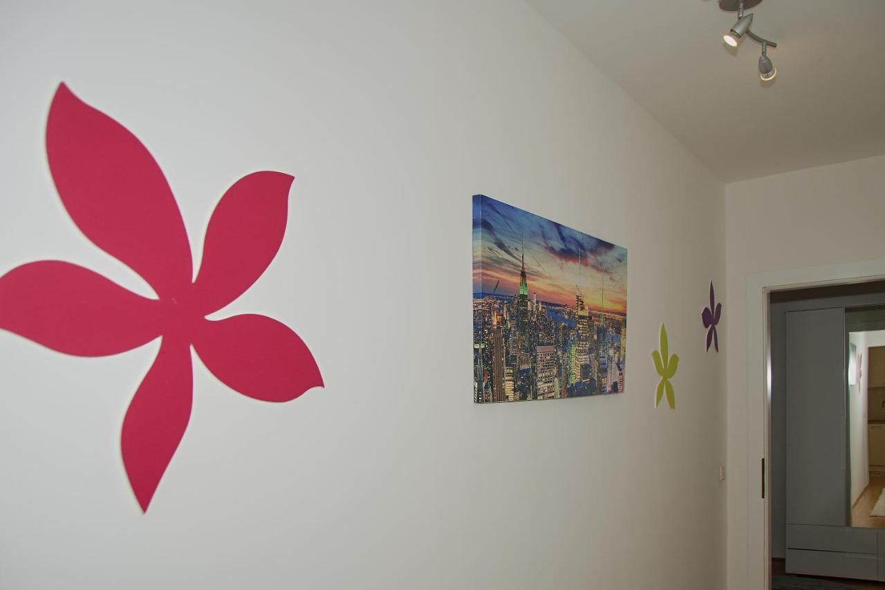 Blue Lotus Apartment Виена Екстериор снимка