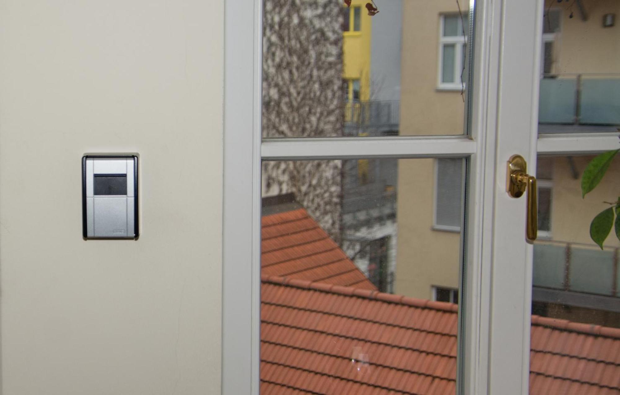 Blue Lotus Apartment Виена Екстериор снимка